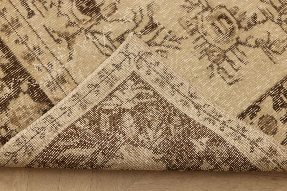 Vintage Isparta Turkish Area Rug 5x9 ft — Beige & Brown Floral