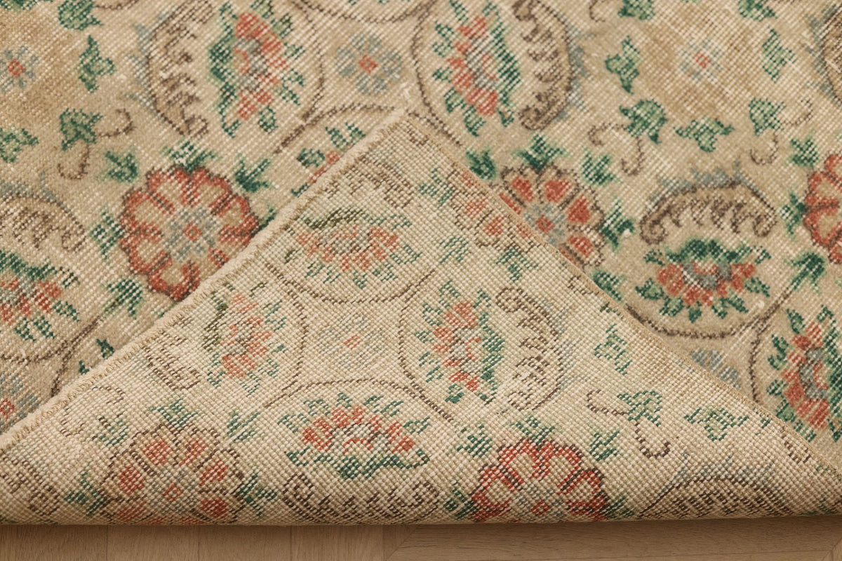 Vintage Isparta Turkish Area Rug 6x10 ft — Beige & Red Floral