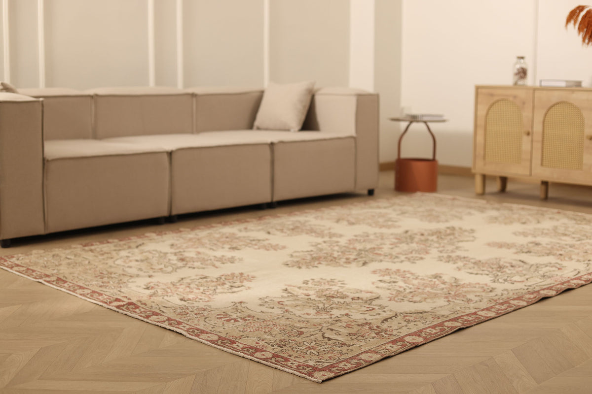Vintage Isparta Turkish Area Rug 6x10 ft — Beige & Red Floral (No. 59285)