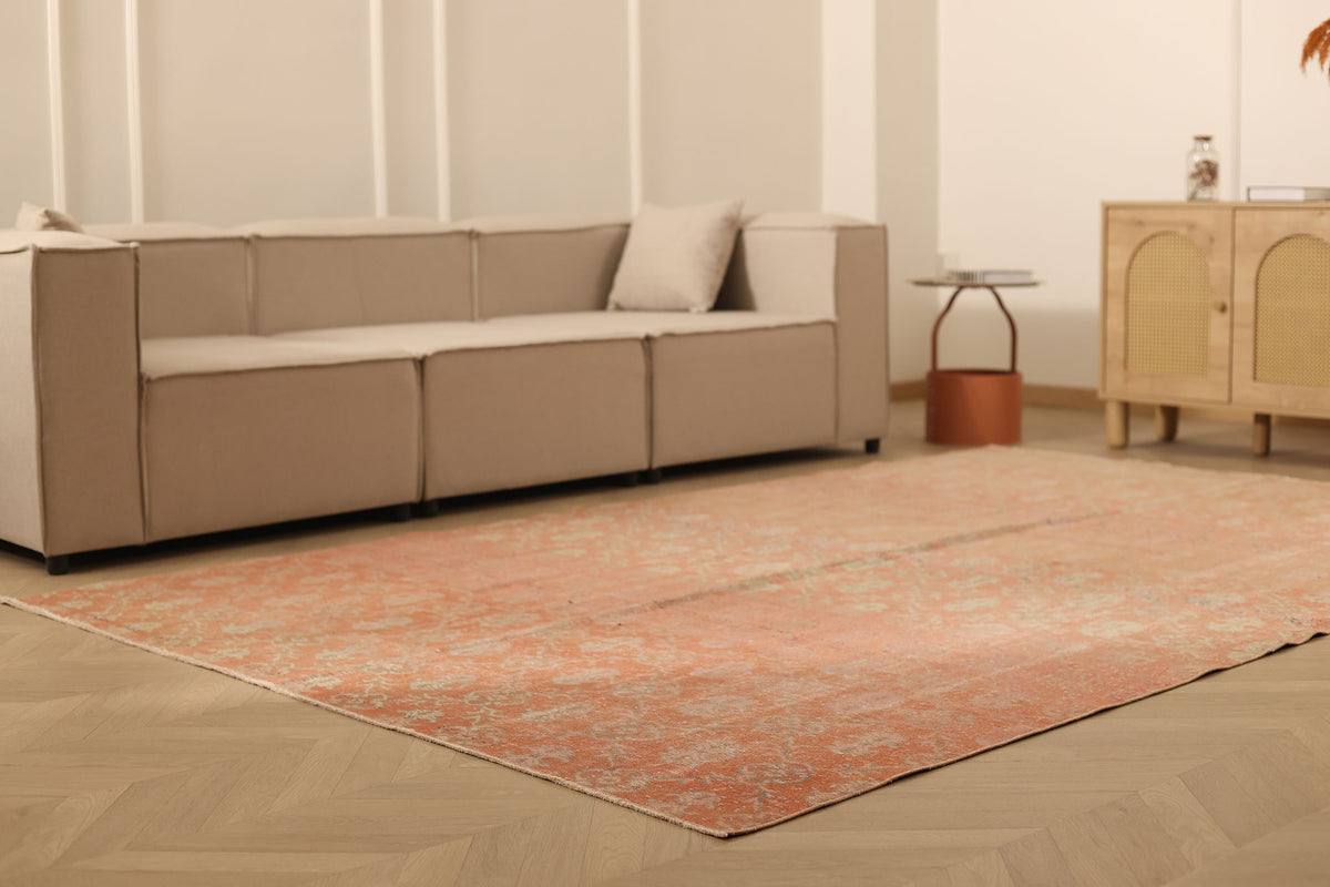 Vintage Isparta Turkish Area Rug 6x10 ft — Pink & Beige Floral