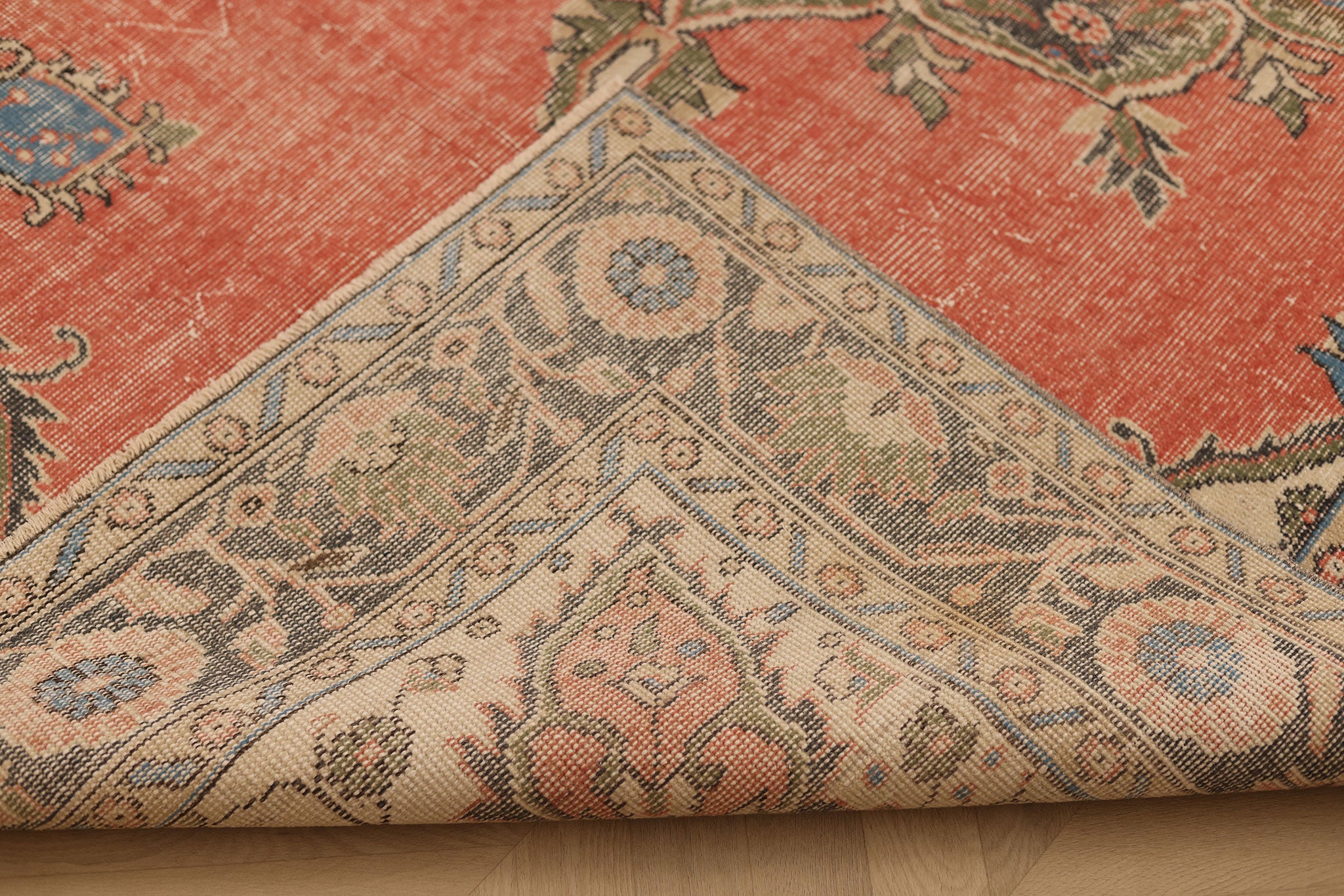 Vintage Isparta Turkish Area Rug 5x9 ft — Red & Beige Floral