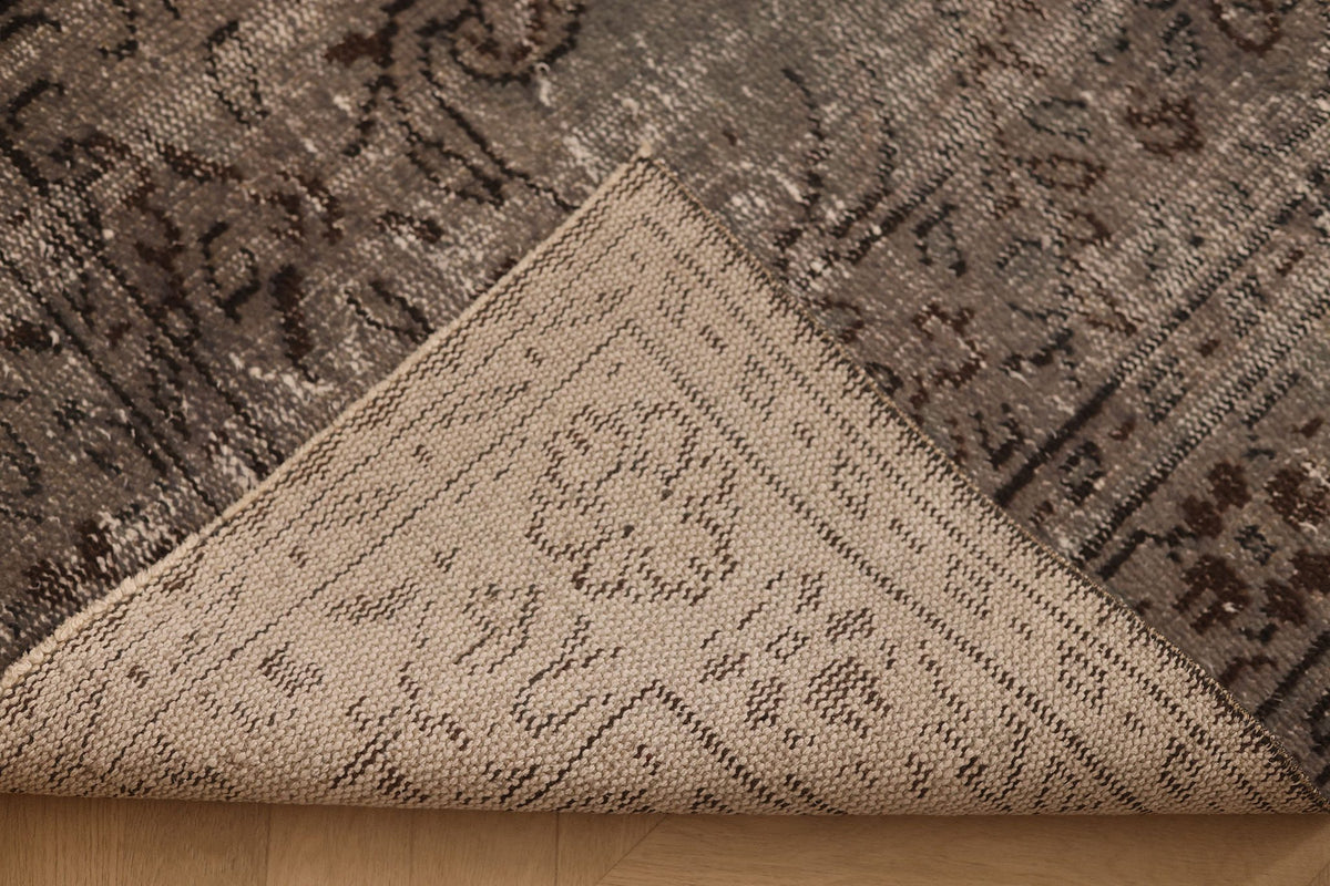 Vintage Manisa Turkish Area Rug 6x10 ft — Gray Floral