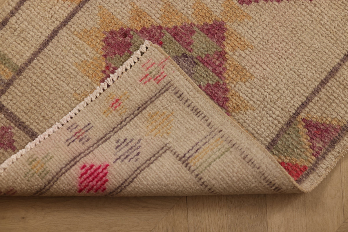 Xethuriel Persian Style Runner Rug