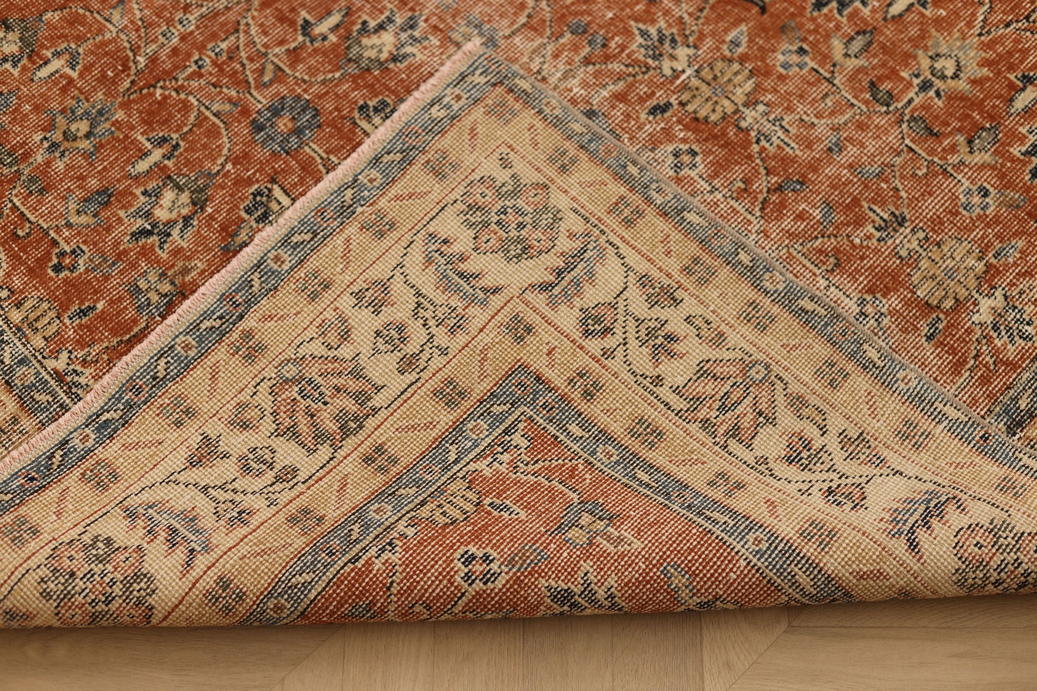 Vintage Isparta Turkish Area Rug 6x10 ft — Red & Beige Floral (No. 60485)