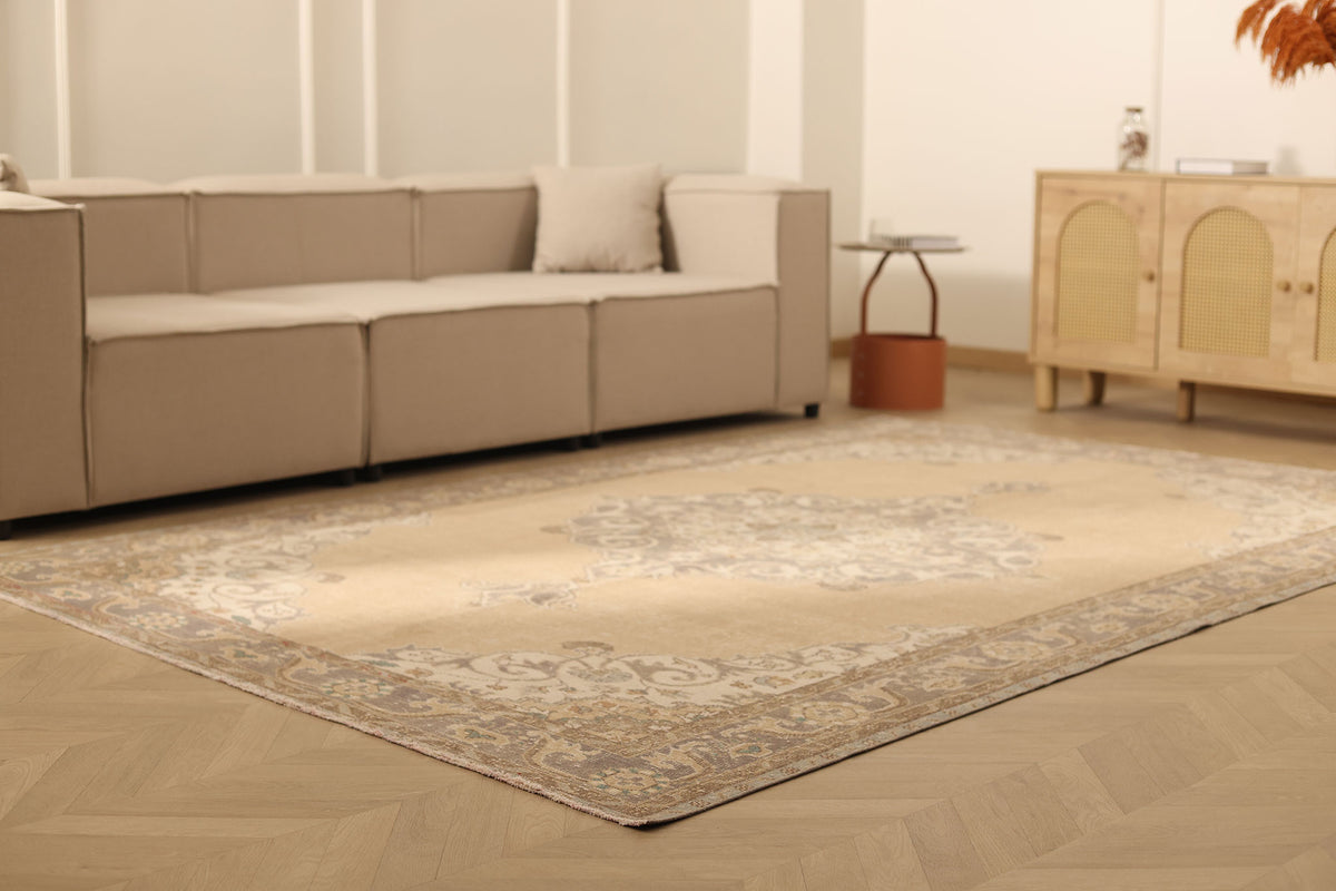 Vintage Isparta Turkish Area Rug 6x10 ft — Beige & Gray Floral (No. 60486)