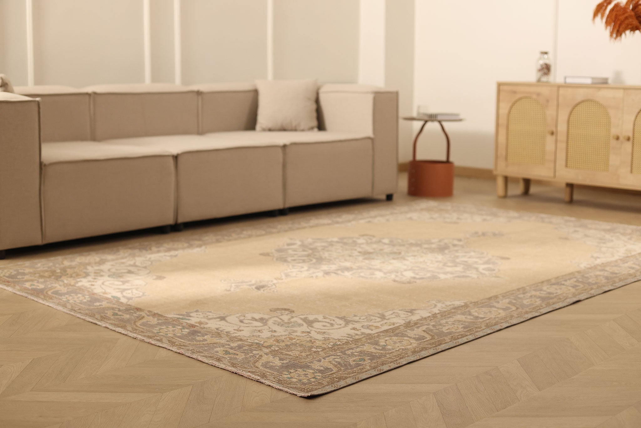 Vintage Isparta Turkish Area Rug 6x10 ft — Beige & Gray Floral (No. 60486)