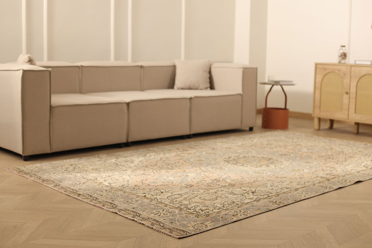 Vintage Isparta Turkish Area Rug 6x10 ft — Beige & Gray Floral (No. 60487)