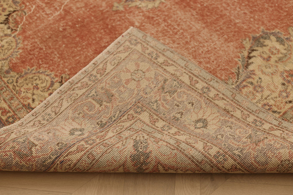 Vintage Isparta Turkish Area Rug 6x9 ft — Red & Beige Floral (No. 60620)