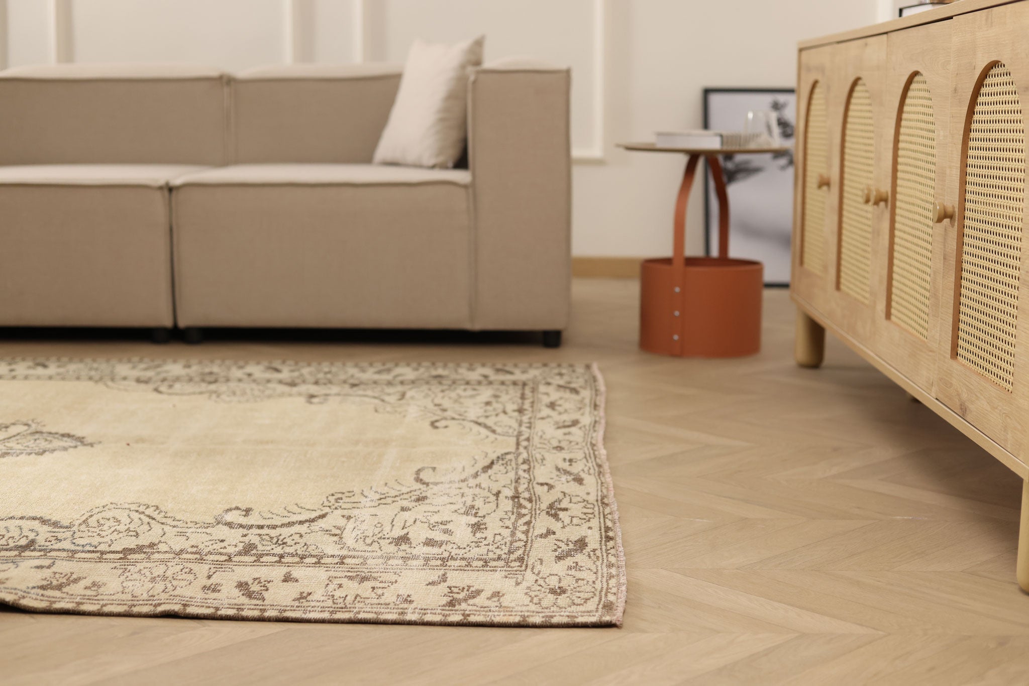 Vintage Manisa Turkish Area Rug 6x10 ft — Beige floral