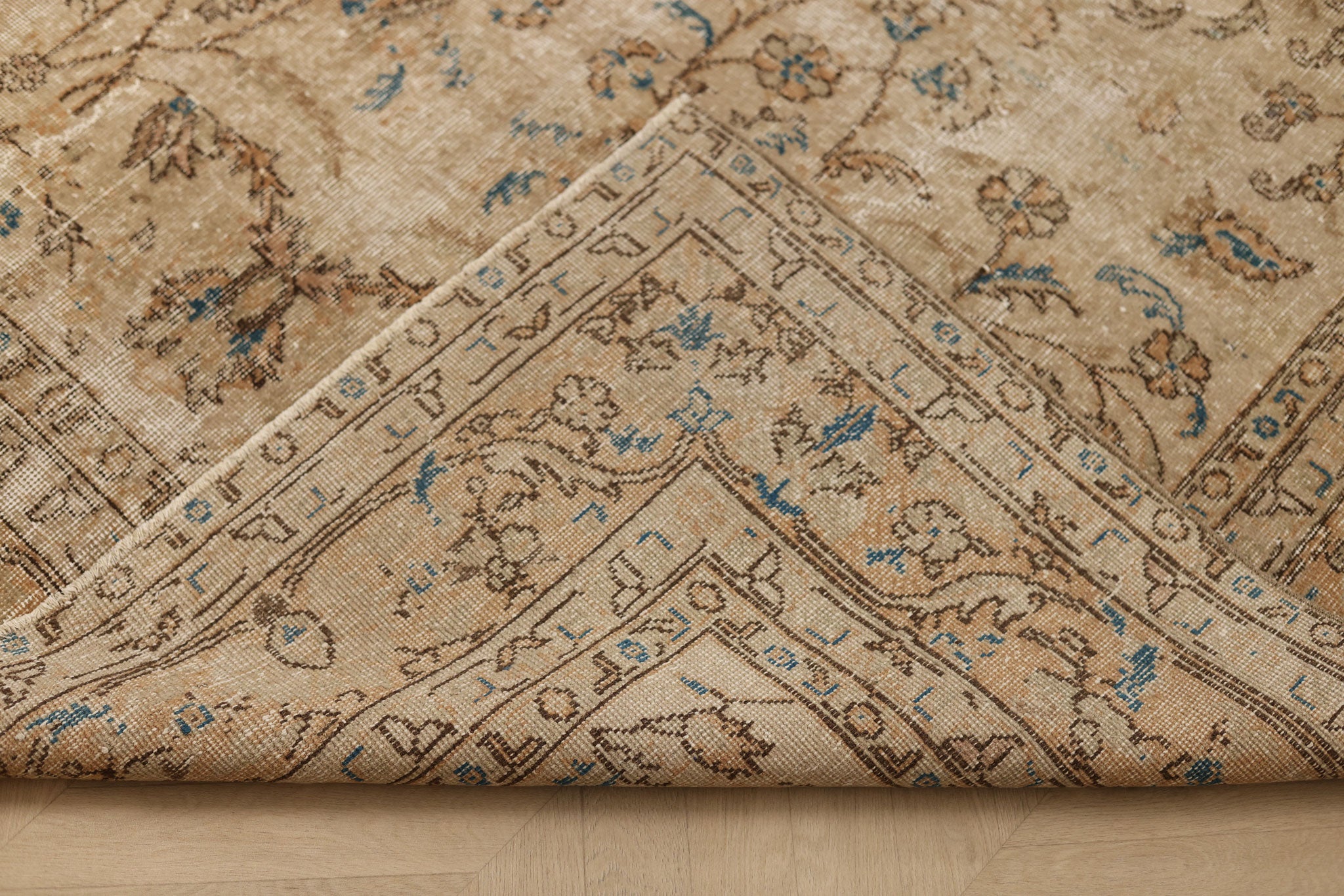 Vintage Isparta Turkish Area Rug 6x9 ft — Beige Floral (No. 60802)