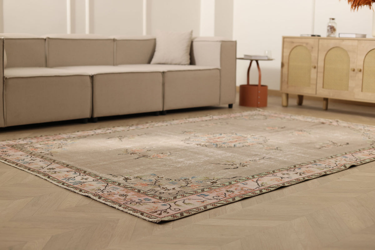 Vintage Isparta Turkish Area Rug 6x9 ft — Brown Floral (No. 60807)