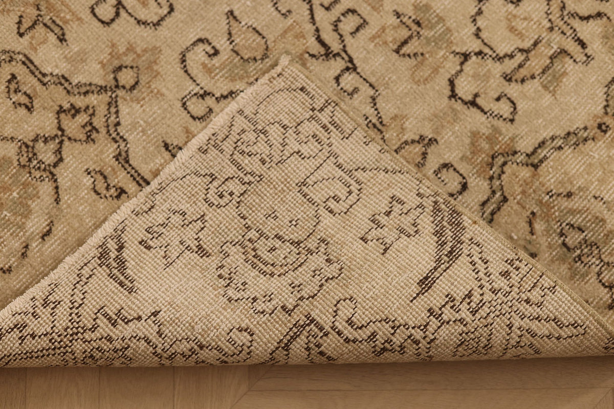 Vintage Isparta Turkish Runner Rug 4x7 ft — Beige & Brown Floral