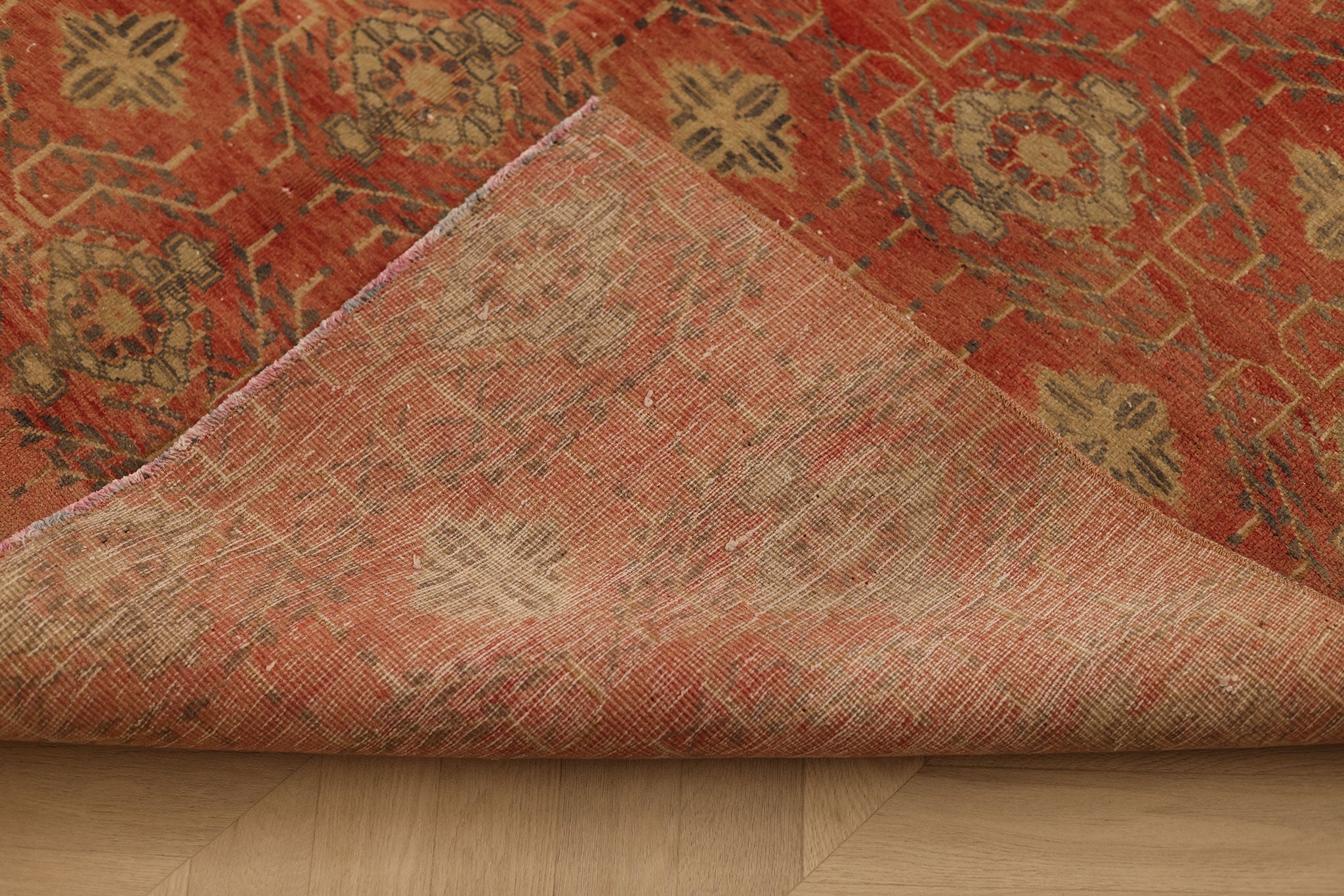 Vintage Malatya Turkish Area Rug 5x8 ft — Red & Beige Geometric