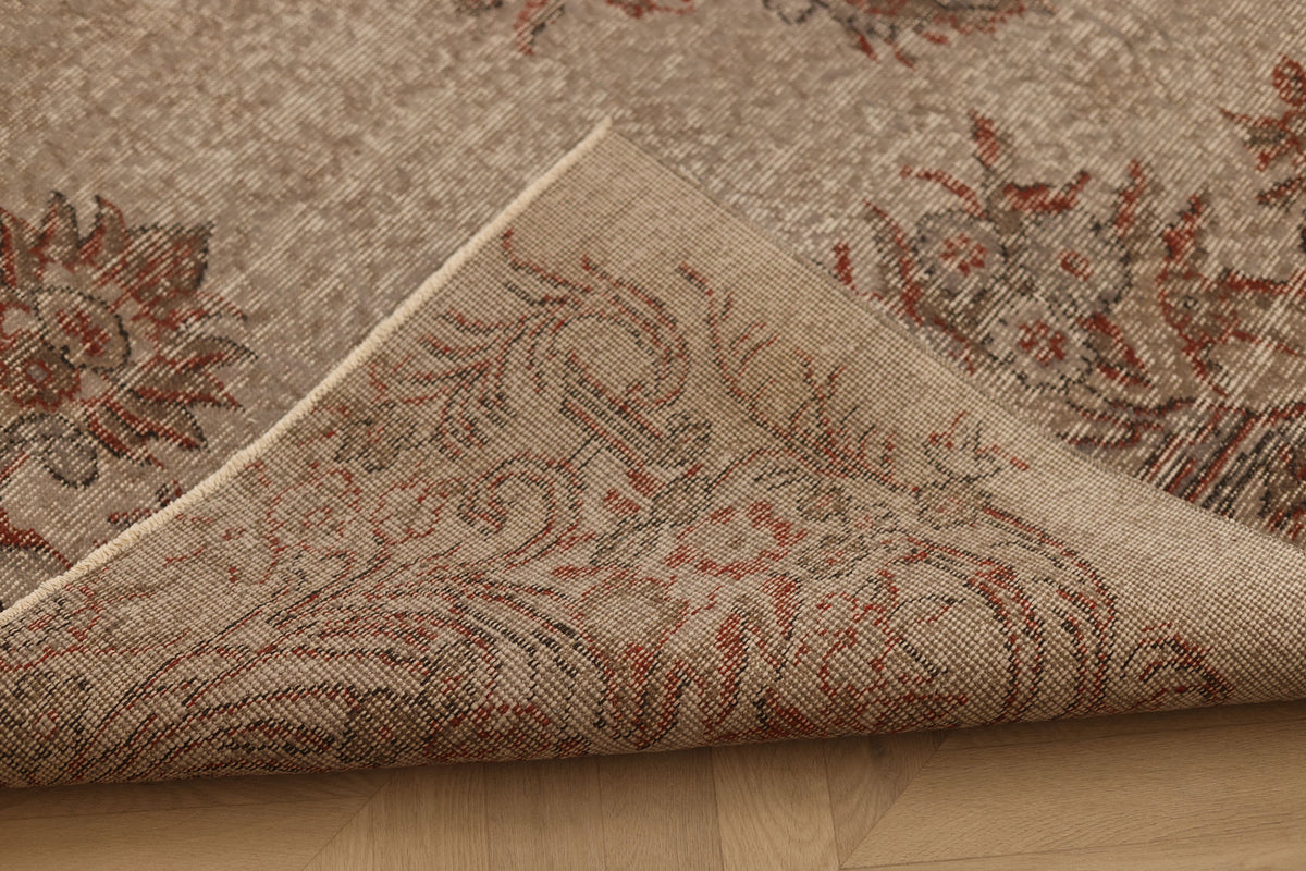 Vintage Isparta Turkish Area Rug 5x8 ft — Beige & Red Floral