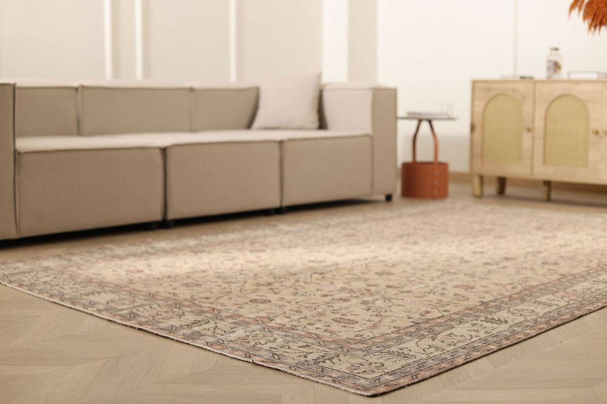 Vintage Isparta Turkish Area Rug 6x10 ft — Beige Floral (No. 60862)