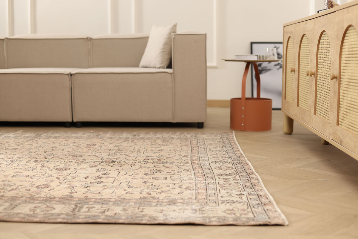 Vintage Isparta Turkish Area Rug 6x10 ft — Beige Floral (No. 60862)