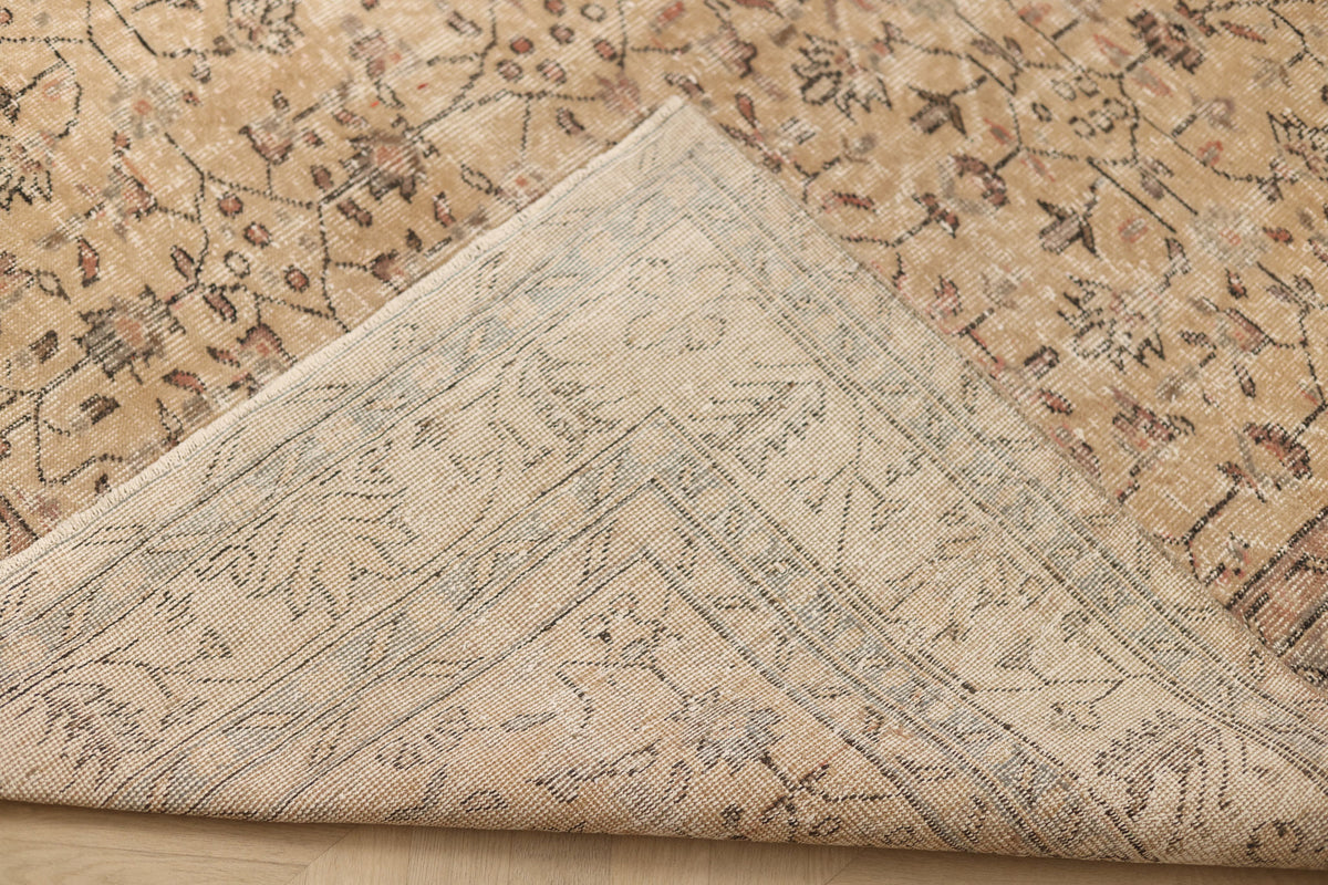 Vintage Isparta Turkish Area Rug 6x10 ft — Beige Floral (No. 60862)