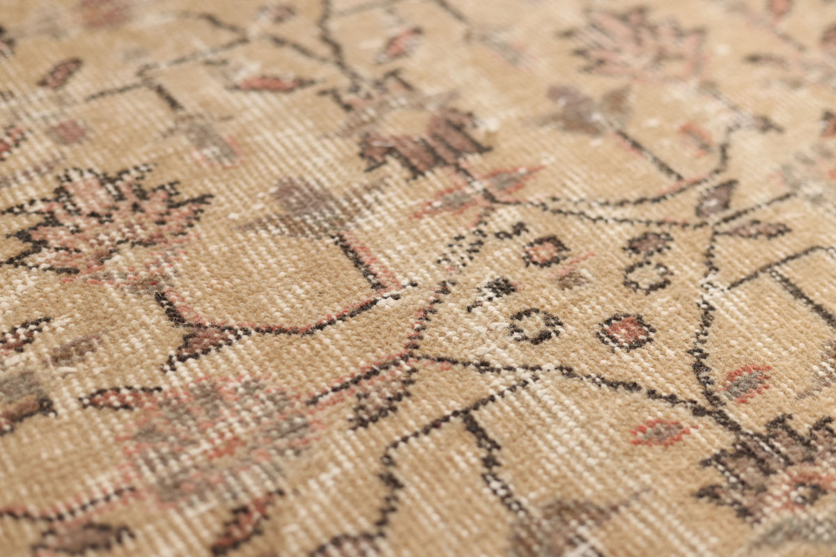 Vintage Isparta Turkish Area Rug 6x10 ft — Beige Floral (No. 60862)