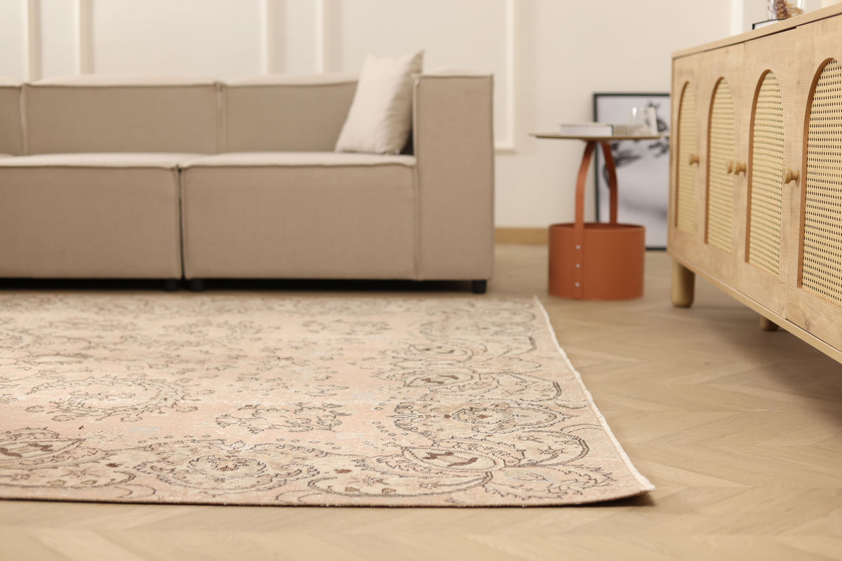 Vintage Isparta Turkish Area Rug 6x10 ft — Beige Floral (No. 60866)