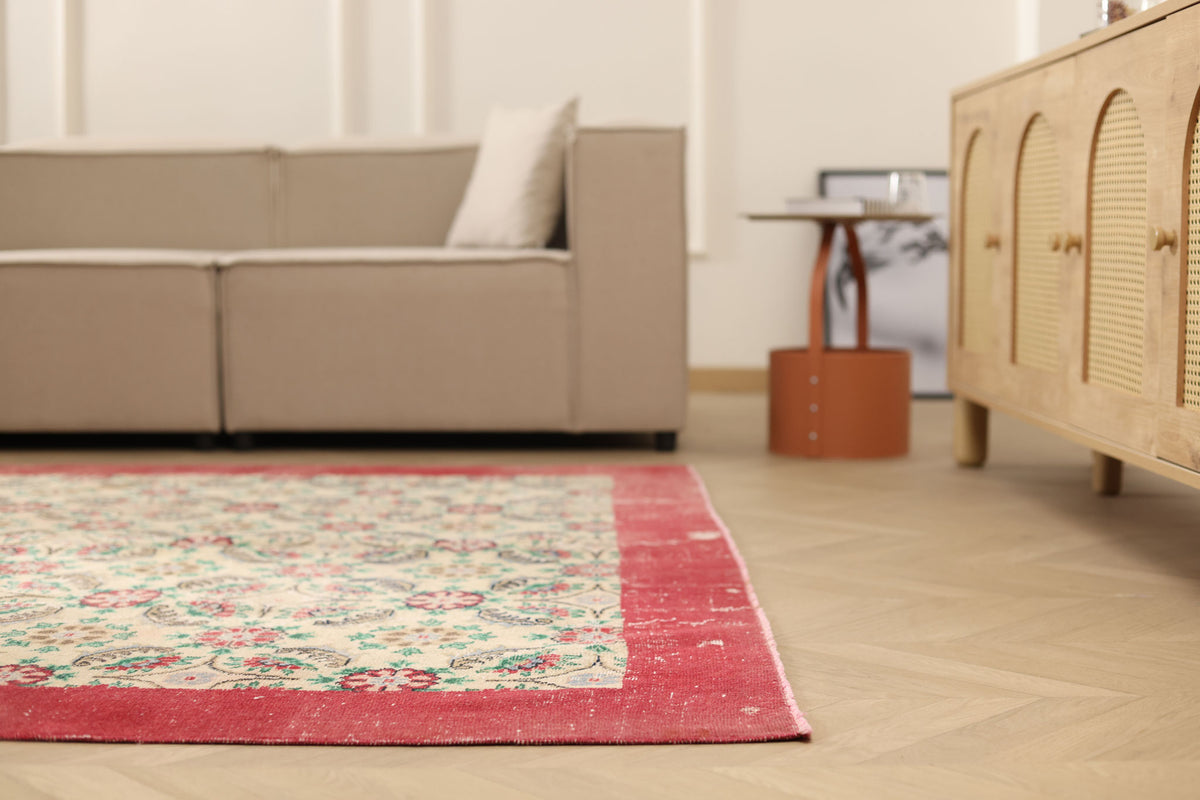 Vintage Isparta Turkish Area Rug 6x10 ft — Beige & Red Floral (No. 60873)