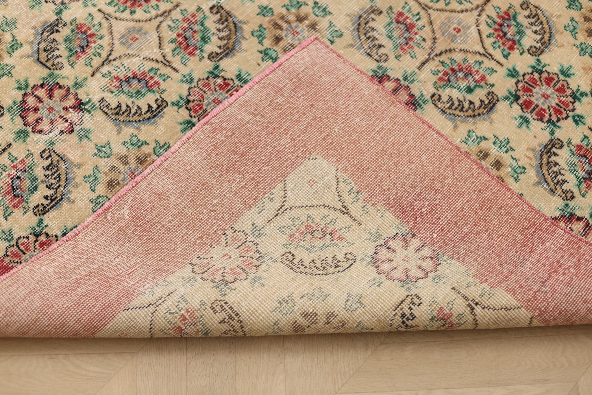 Vintage Isparta Turkish Area Rug 6x10 ft — Beige & Red Floral (No. 60873)