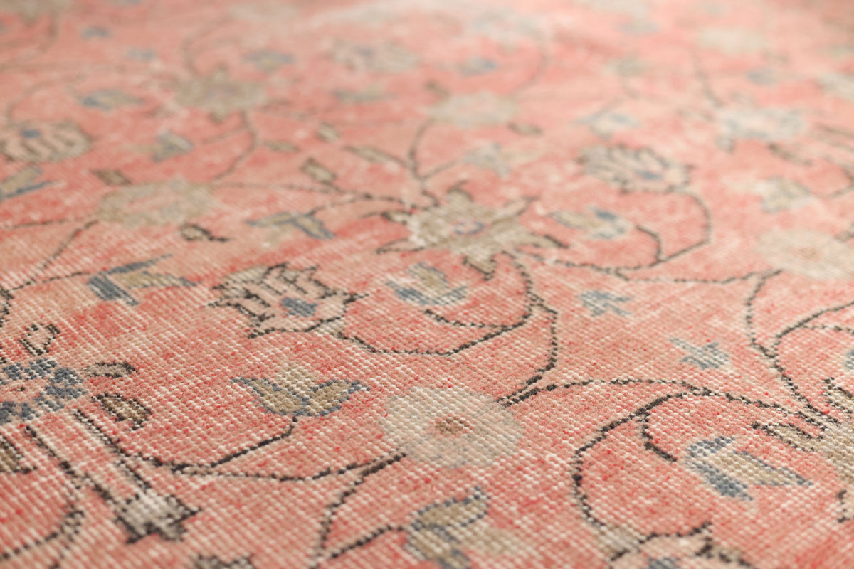Vintage Isparta Turkish Area Rug 6x10 ft — Red & Pink Floral