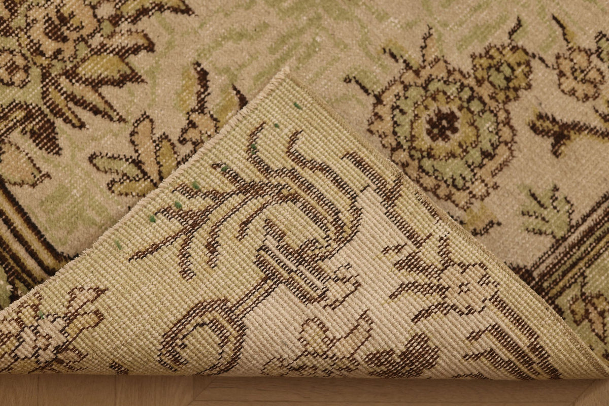 Vintage Isparta Turkish Runner Rug 4x7 ft — Green & Beige Floral