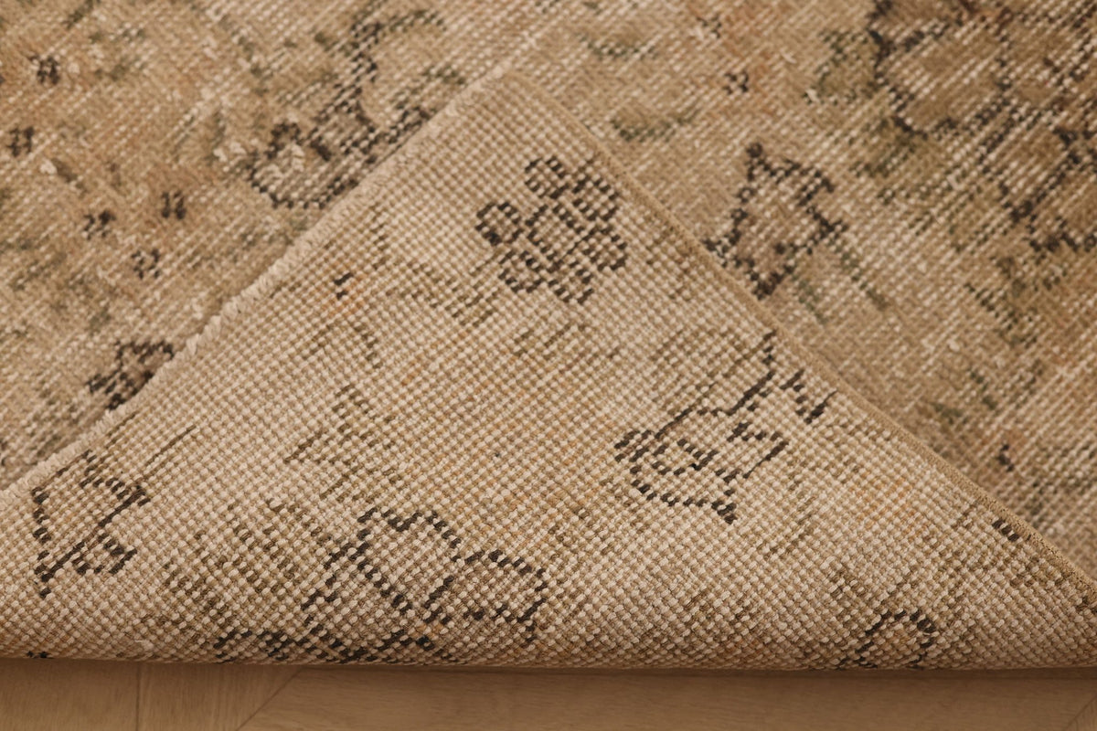 Vintage Isparta Turkish Runner Rug 3x9 ft — Beige & Brown Floral
