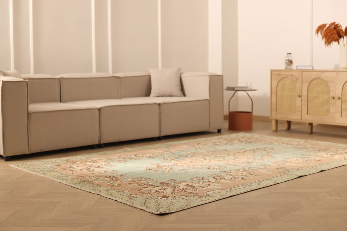 Vintage Isparta Turkish Area Rug 6x10 ft — Green & Beige Floral