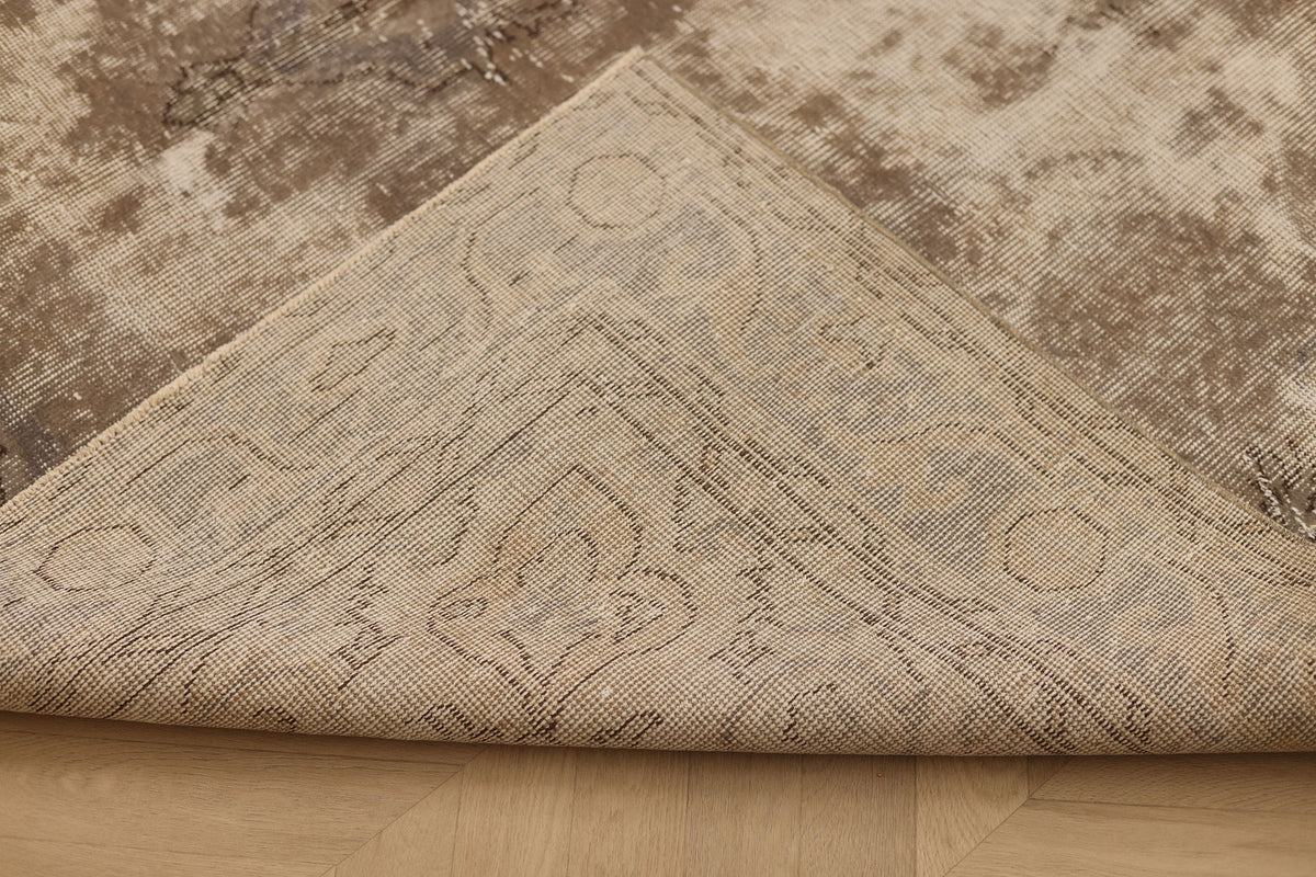 Vintage Isparta Turkish Area Rug 6x10 ft — Gray & Beige Distressed