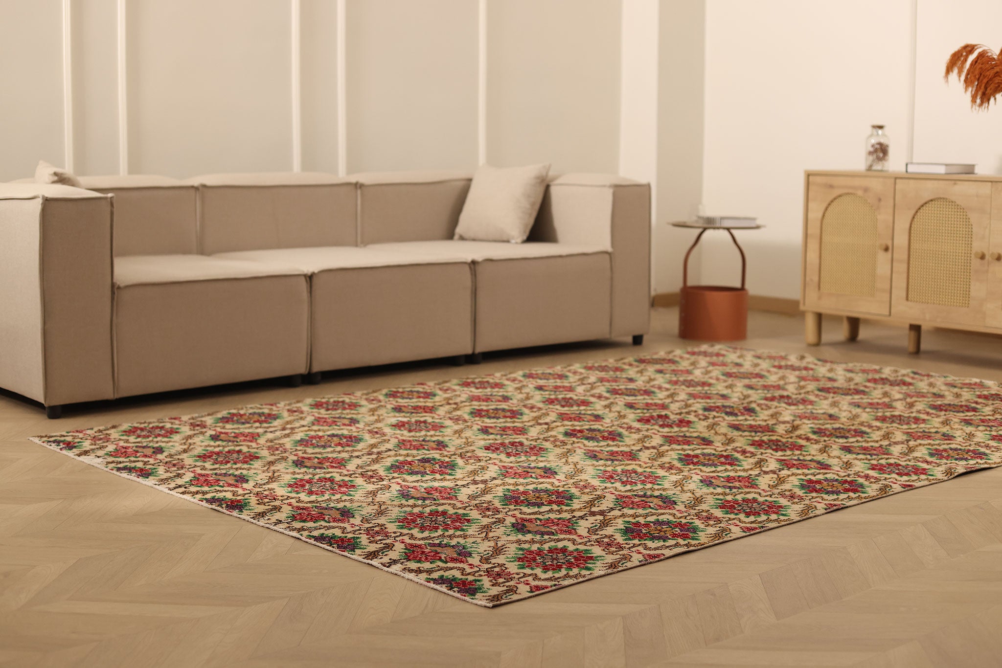 Vintage Isparta Turkish Area Rug 6x10 ft — Beige & Red Floral