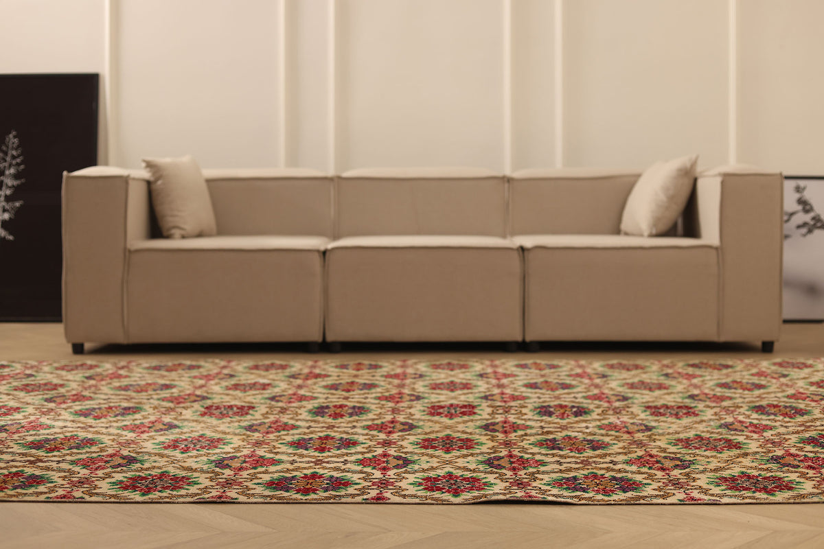 Vintage Isparta Turkish Area Rug 6x10 ft — Beige & Red Floral