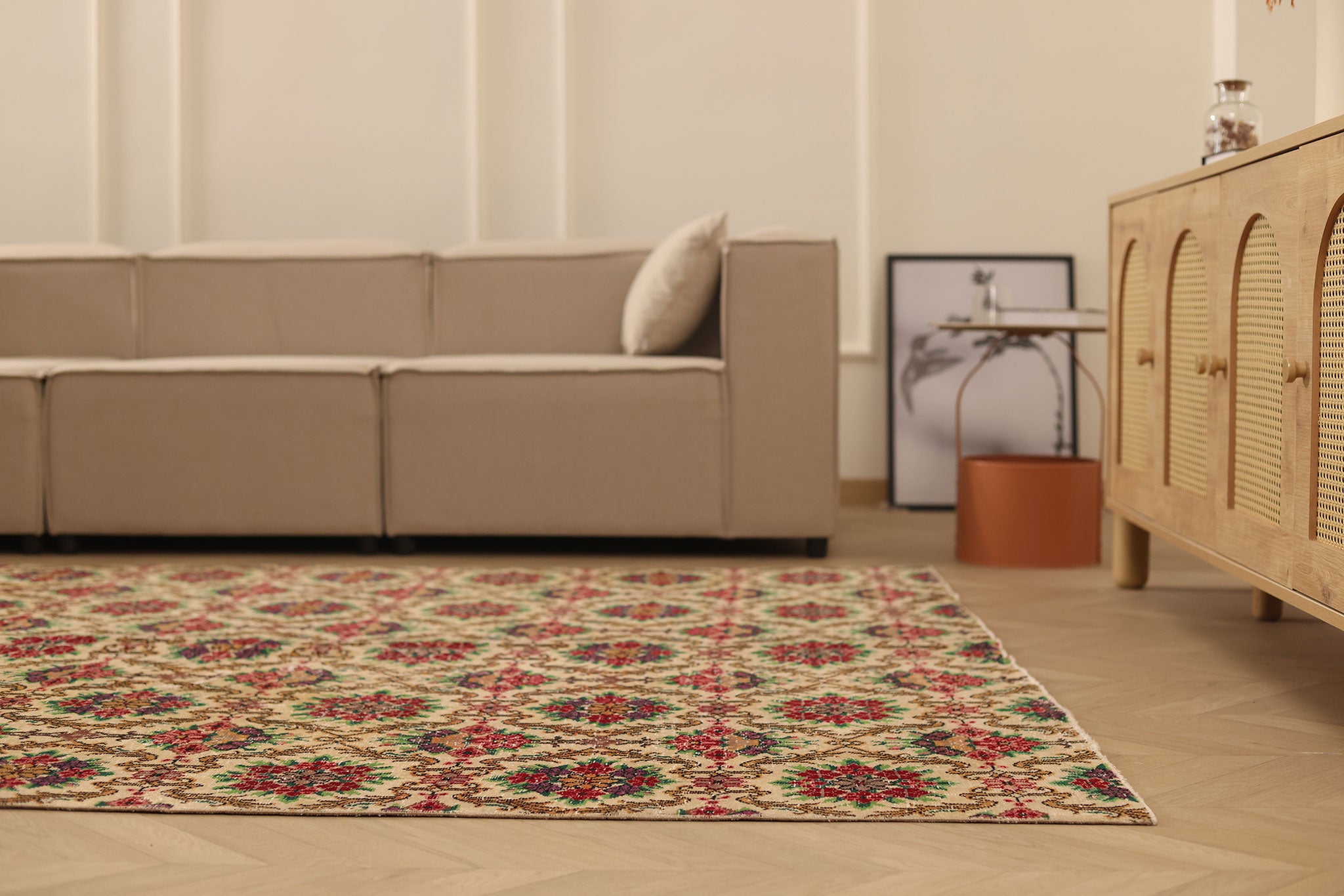 Vintage Isparta Turkish Area Rug 6x10 ft — Beige & Red Floral