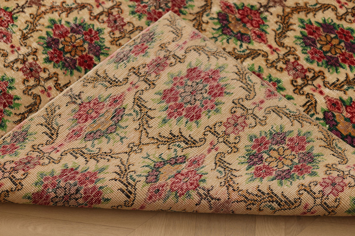 Vintage Isparta Turkish Area Rug 6x10 ft — Beige & Red Floral