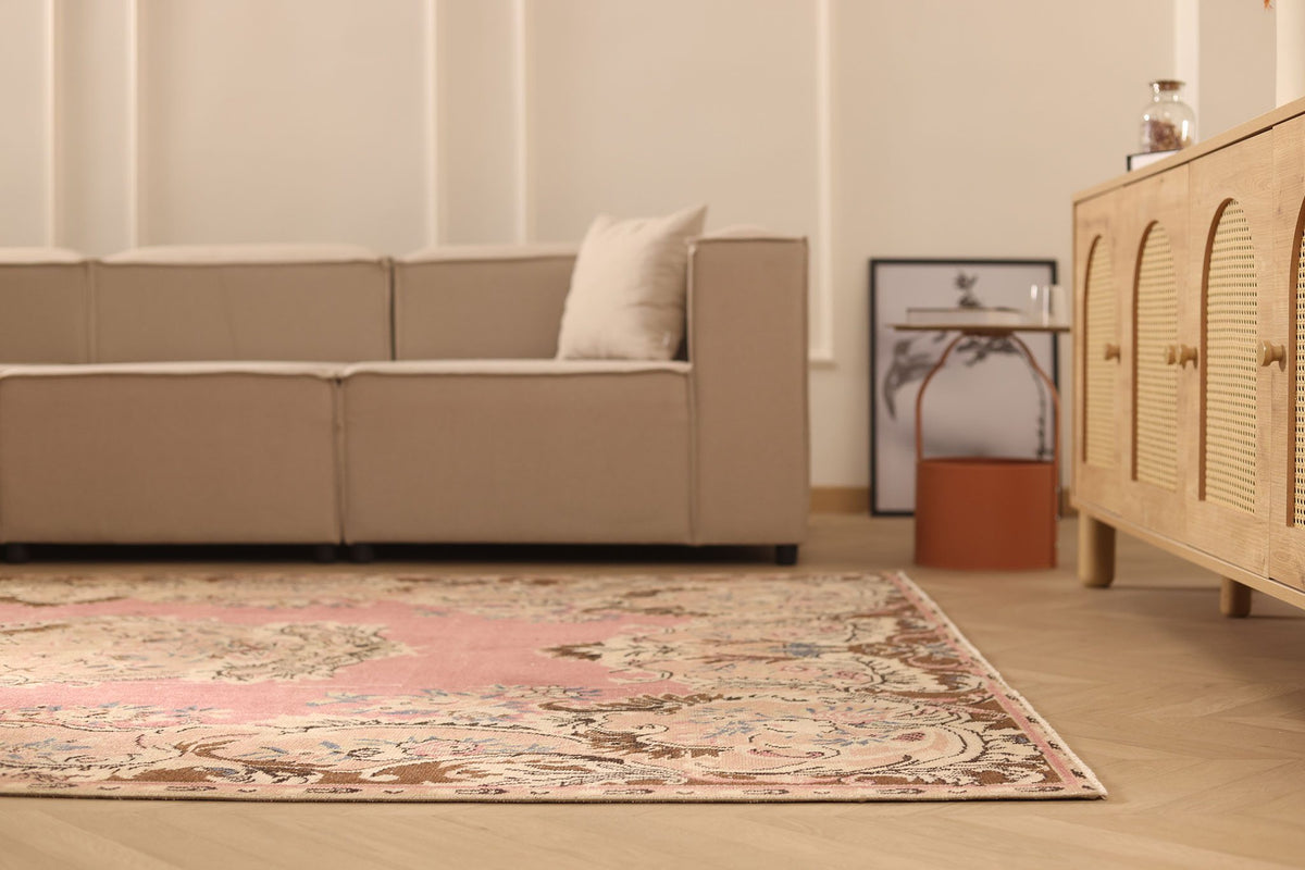Vintage Isparta Turkish Area Rug 6x10 ft — Red & Beige Floral