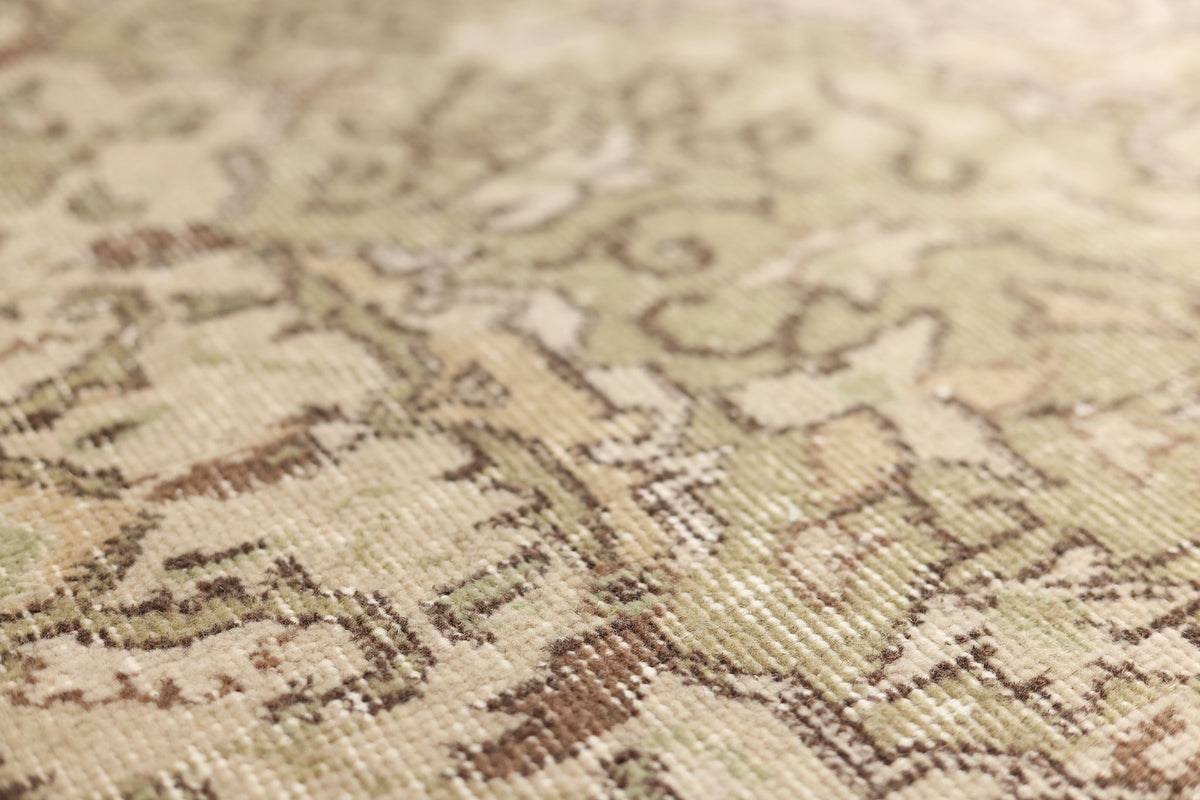 Vintage Isparta Turkish Area Rug 6x9 ft — Green & Beige Floral (No. 61575)