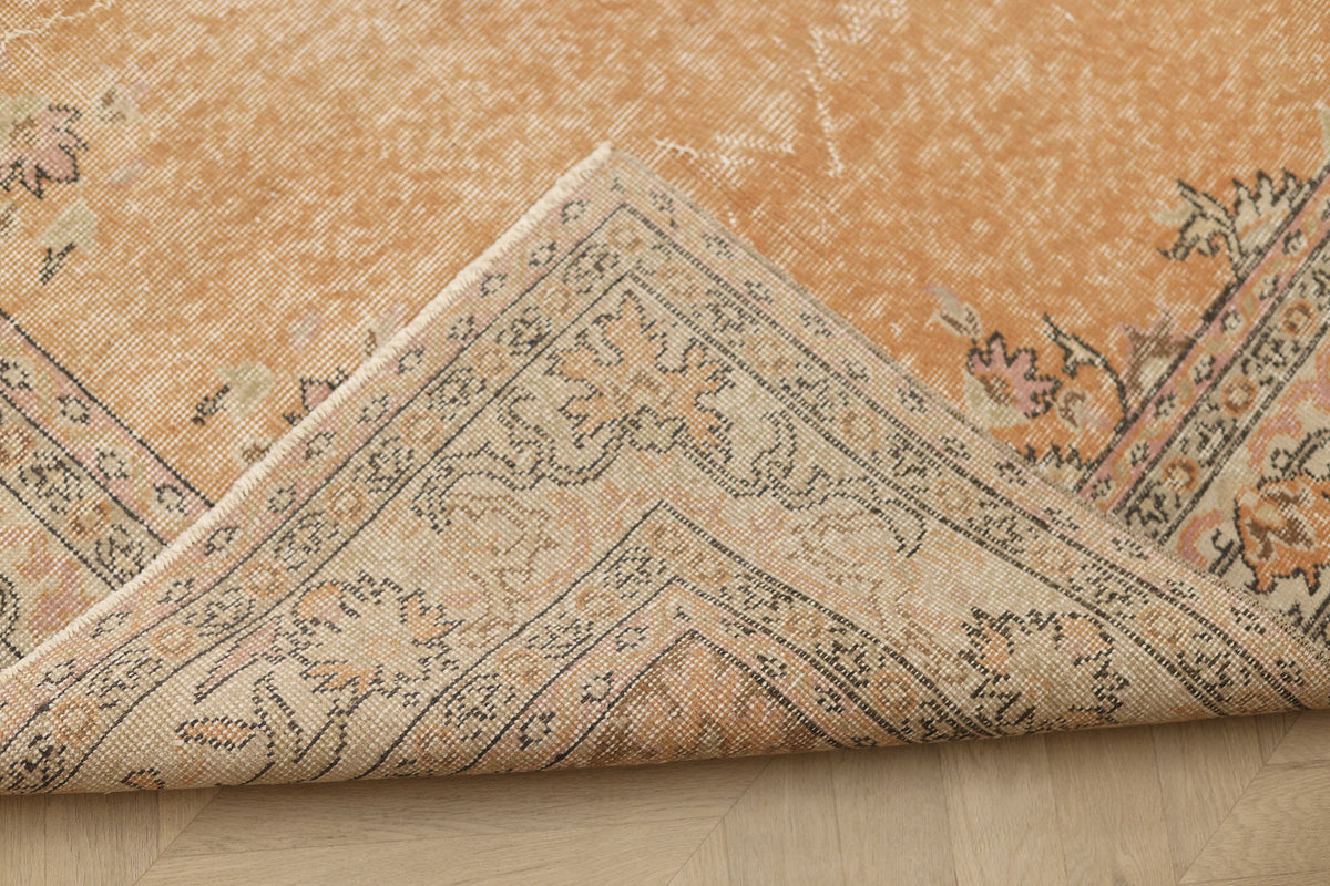 Vintage Isparta Turkish Area Rug 5x8 ft — Orange Floral (No. 61671)