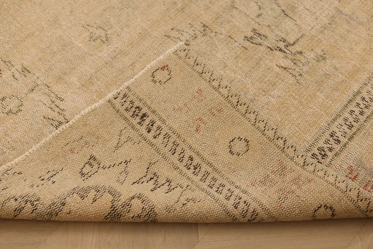 Vintage Manisa Turkish Area Rug 5x7 ft — Beige & Gray Floral