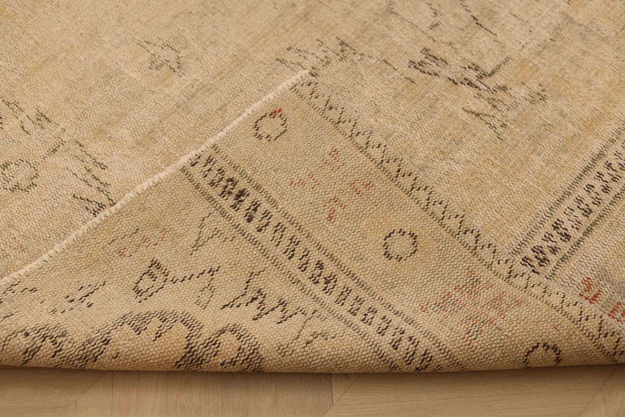 Vintage Manisa Turkish Area Rug 5x7 ft — Beige & Gray Floral