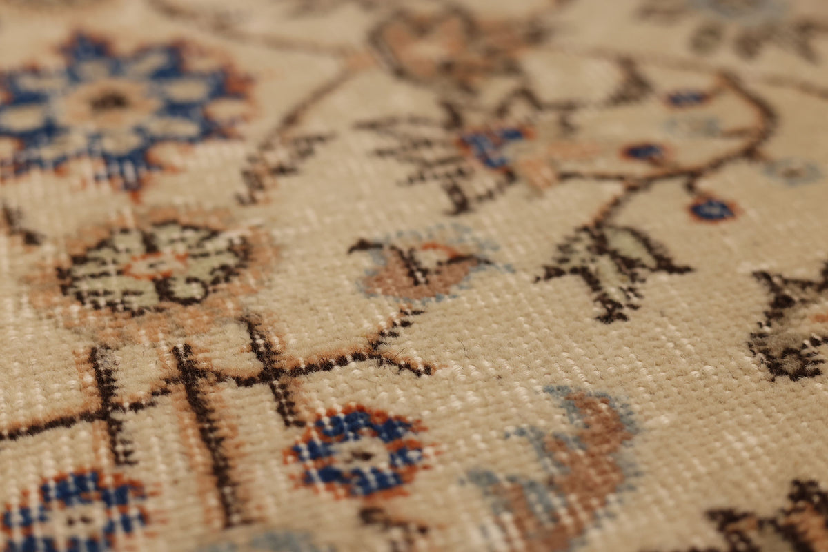 Vintage Isparta Turkish Area Rug 5x8 ft — Beige & Blue Floral (No. 61789)