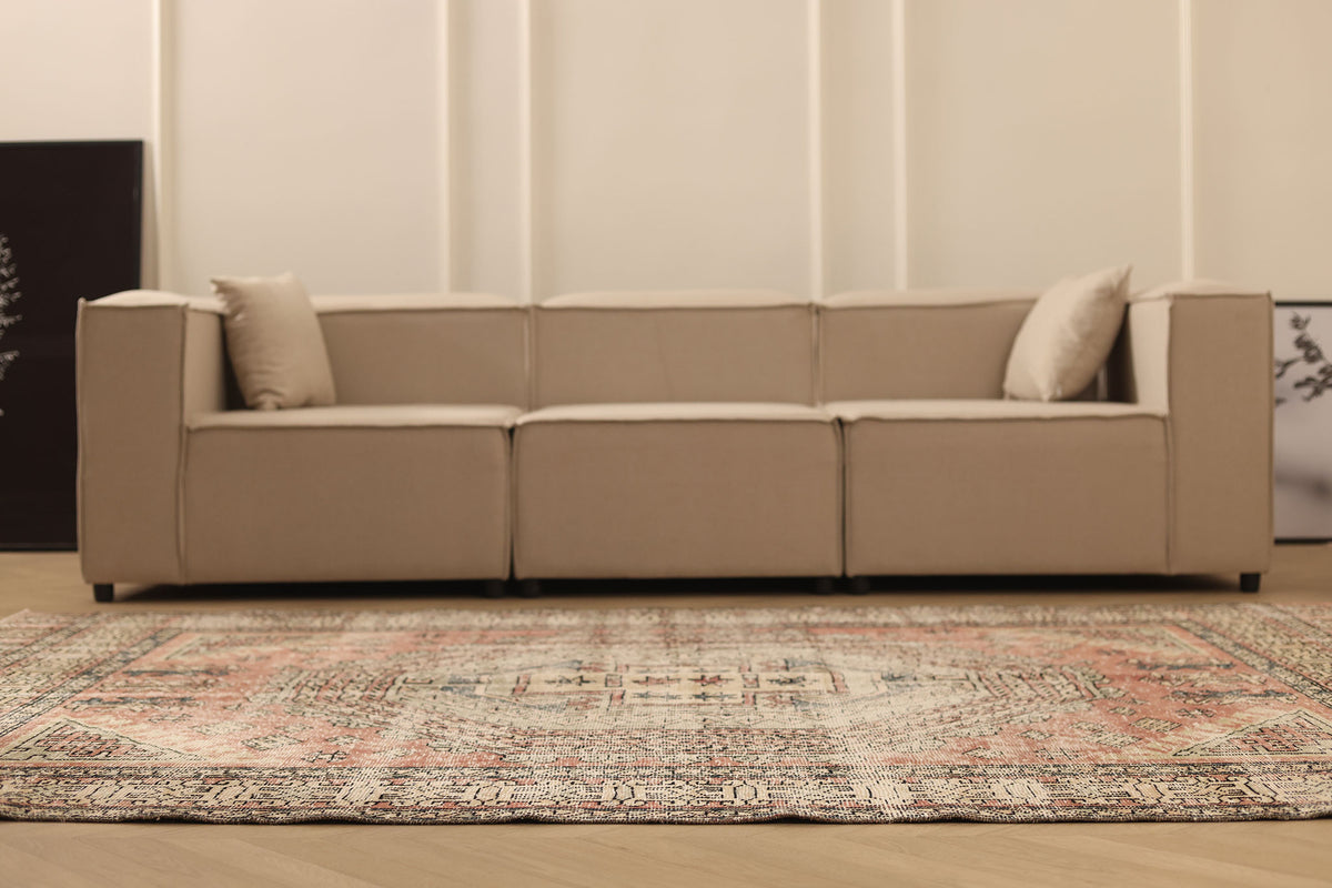 Vintage Isparta Turkish Area Rug 6x9 ft — Pink & Beige Geometric