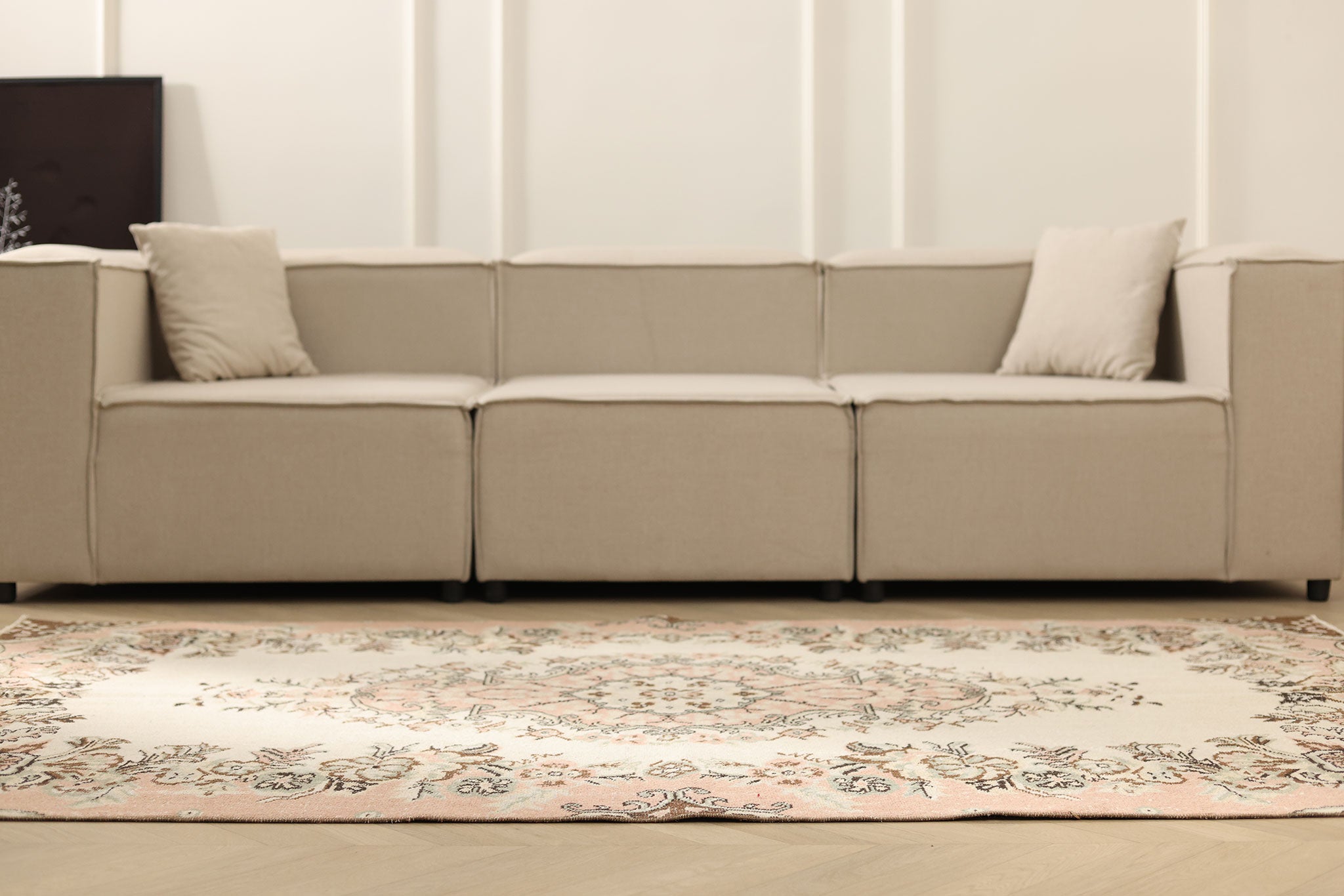 Vintage Isparta Turkish Area Rug 4x8 ft — White & Orange Floral