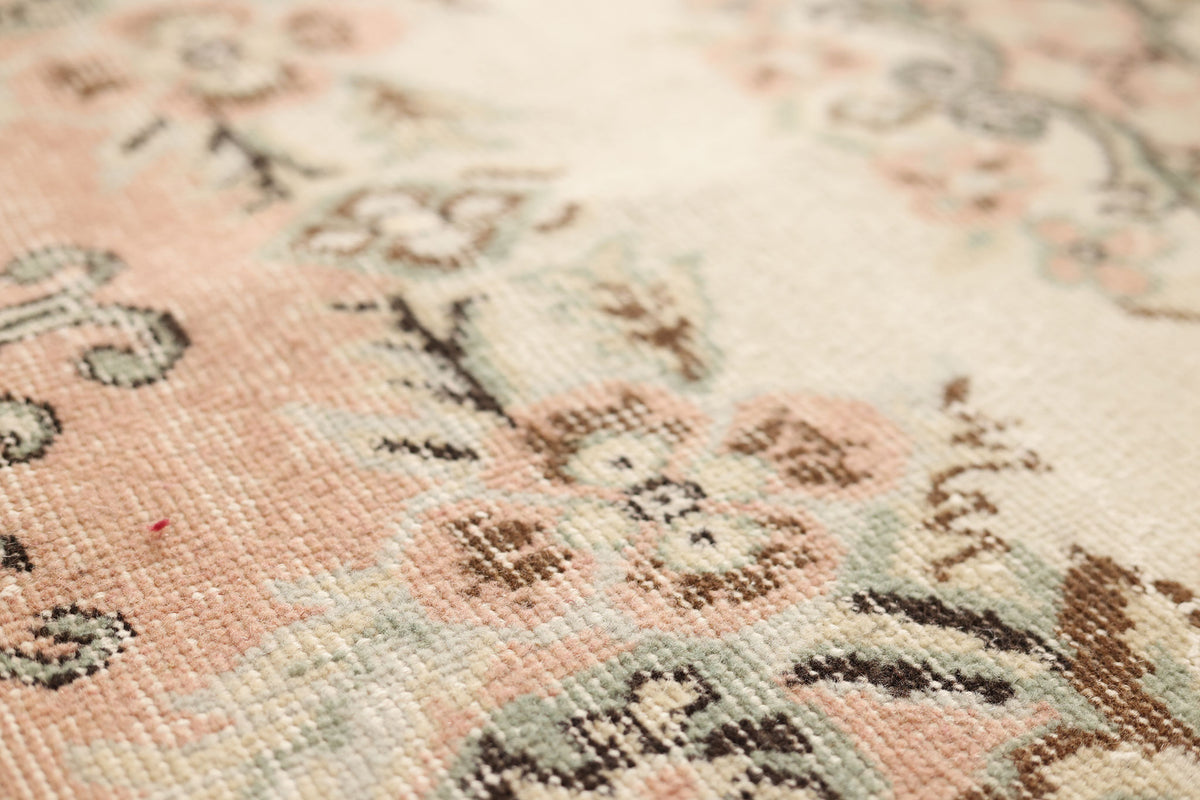 Vintage Isparta Turkish Area Rug 4x8 ft — White & Orange Floral