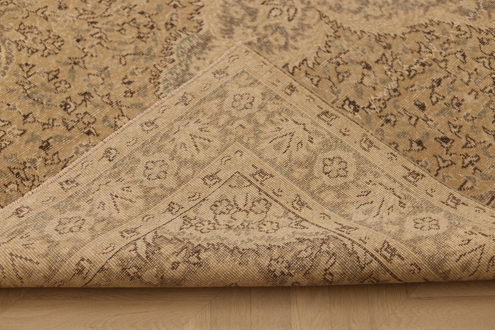 Vintage Isparta Turkish Area Rug 6x9 ft — Beige & Gray Floral (No. 61855)