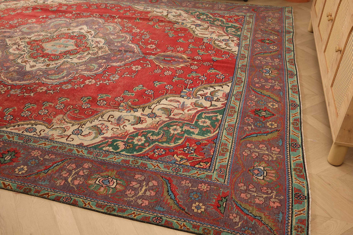 Vintage Southeastern Persian Style Oversize Rug 10x13 ft — Red & Gray Medallion