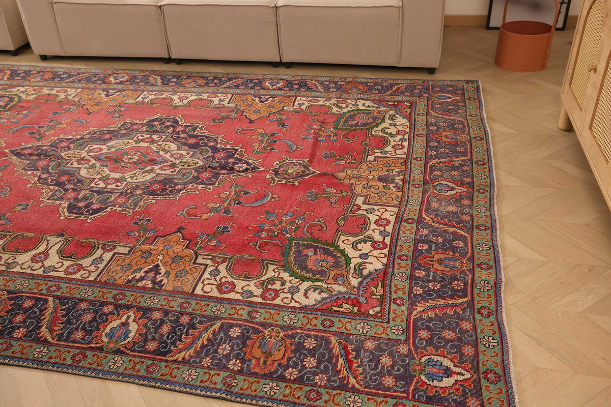 Vintage Southeastern Persian Style Oversize Rug 8x11 ft — Red & Blue Medallion
