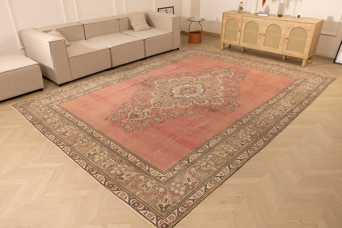 Vintage Southeastern Persian Style Oversize Rug 10x13 ft — Pink & Brown Medallion