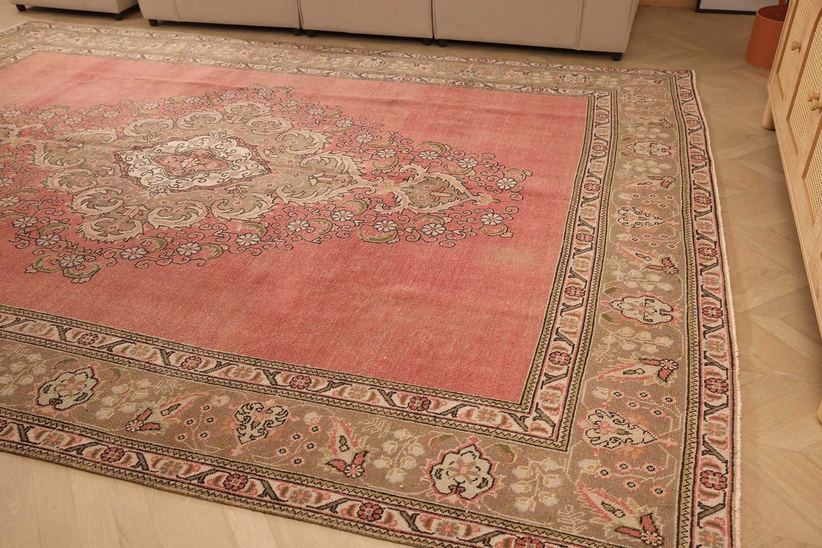 Vintage Southeastern Persian Style Oversize Rug 10x13 ft — Pink & Brown Medallion