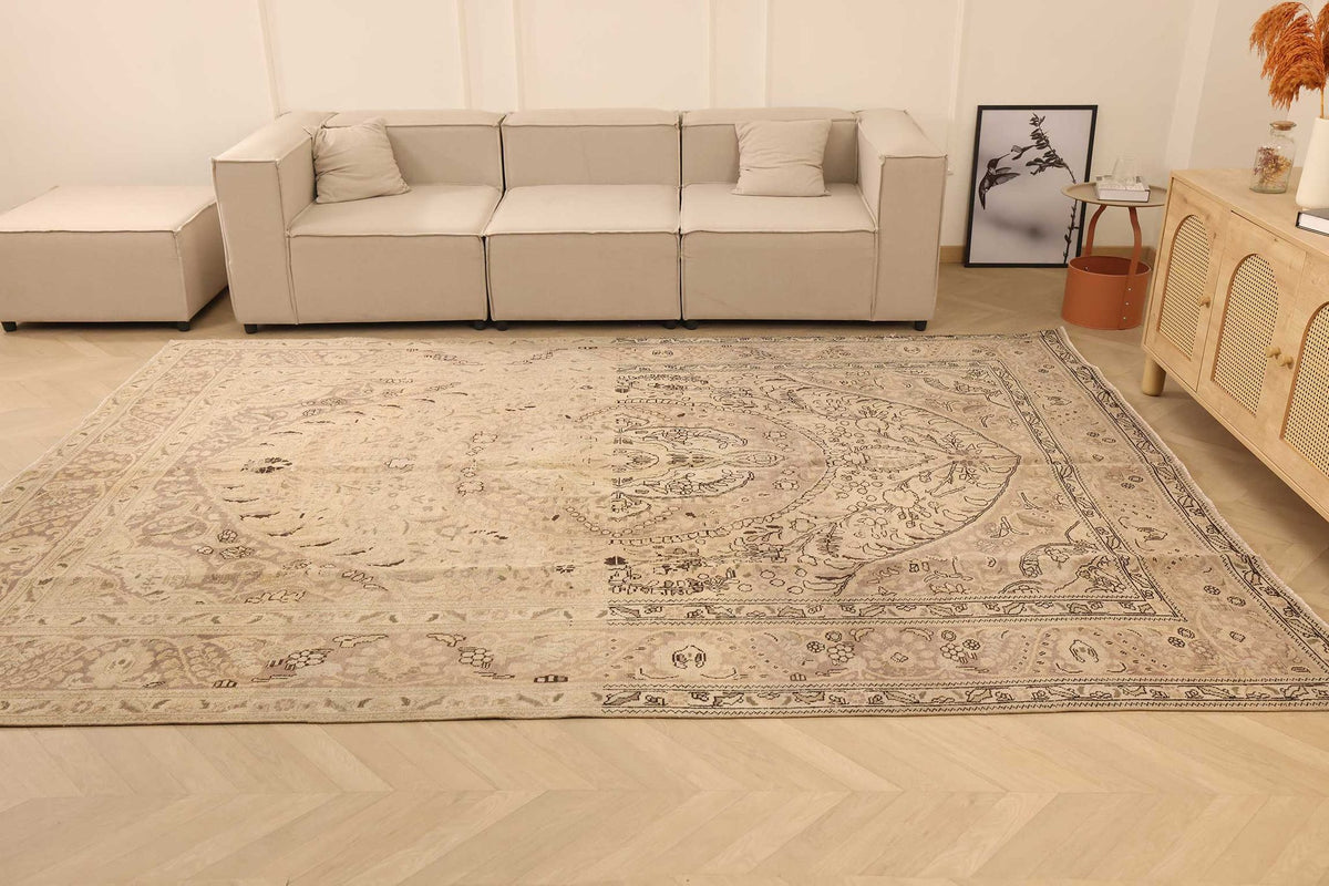 Vintage Southeastern Persian Style Oversize Rug 8x12 ft — Beige & Brown Medallion