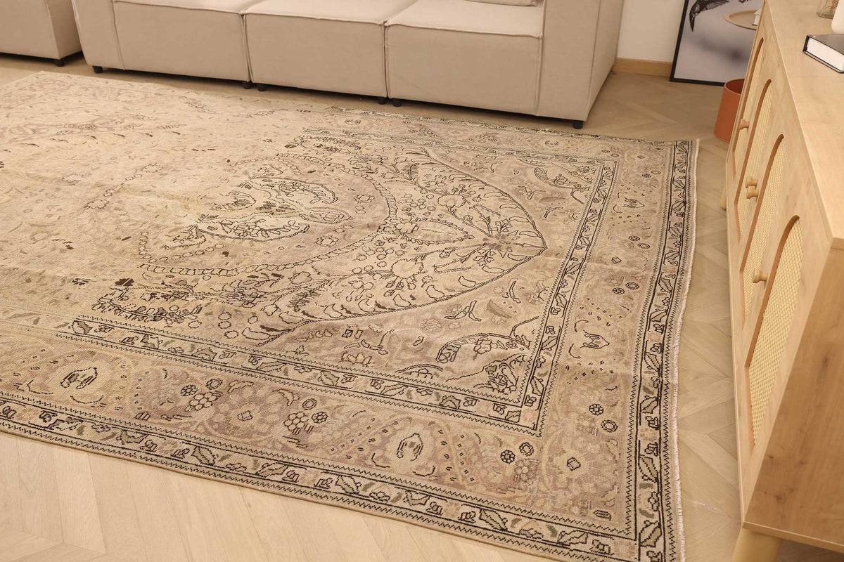 Vintage Southeastern Persian Style Oversize Rug 8x12 ft — Beige & Brown Medallion